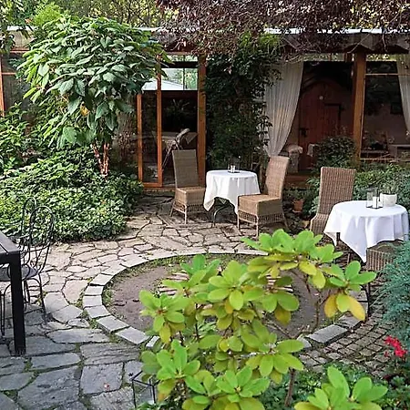 Bed & Breakfast American House Baletowa Warschau