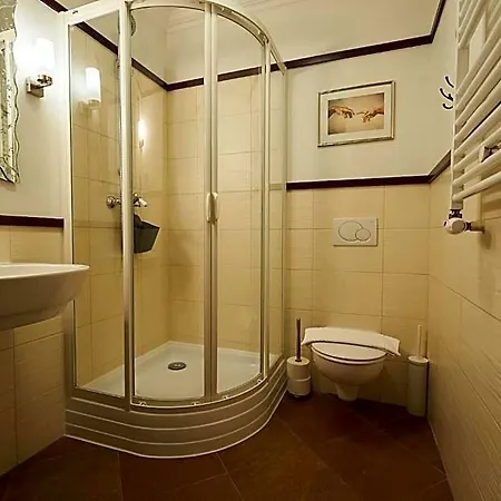 American House Baletowa 3*